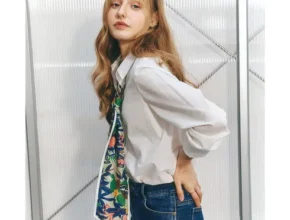 요즘 뜨는 지스튜디오 플라워 실크 방도 스카프 가격 비교